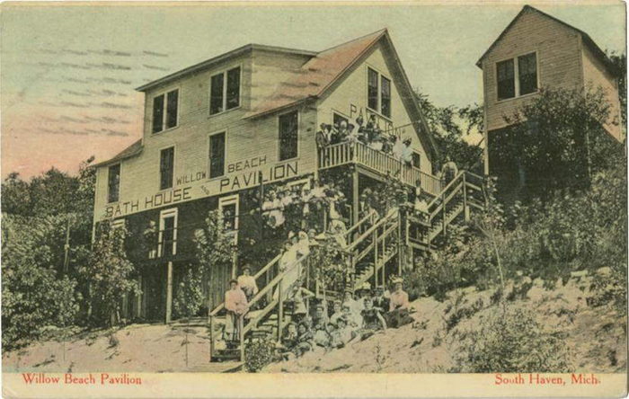 Avery Beach Casino - Old Postcard Of Bath House
